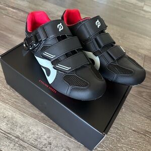 Women’s peloton cycling shoes
